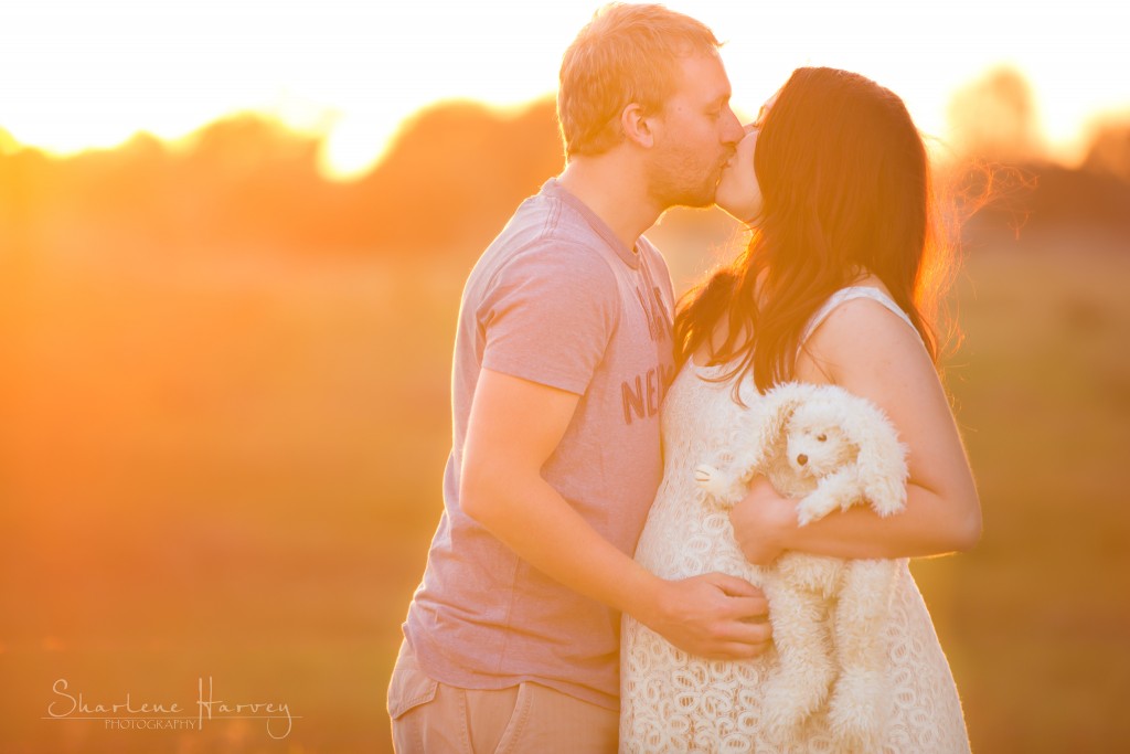 Expected parents kiss during maternity session - Mornington Peninsula Photographer